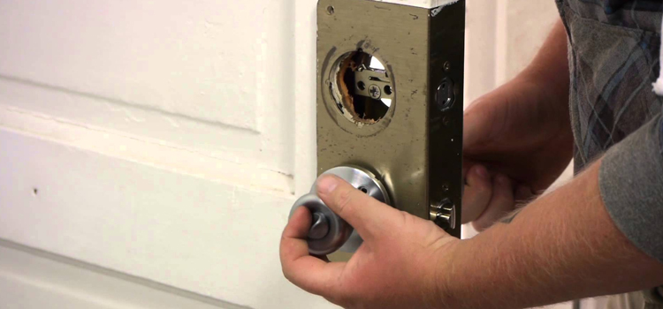 Home Lock Change in Tankville